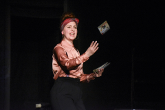 Tell Me on a Sunday - Komödianten