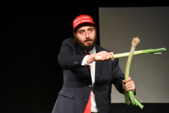 Komödianten: Wer kocht, schießt nicht!