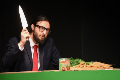 Komödianten: Wer kocht, schießt nicht!